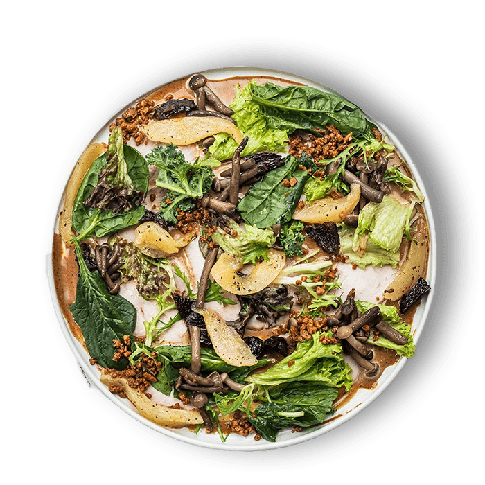 Салат з індичкою, маринованими лісовими опеньками та гніченими сливами