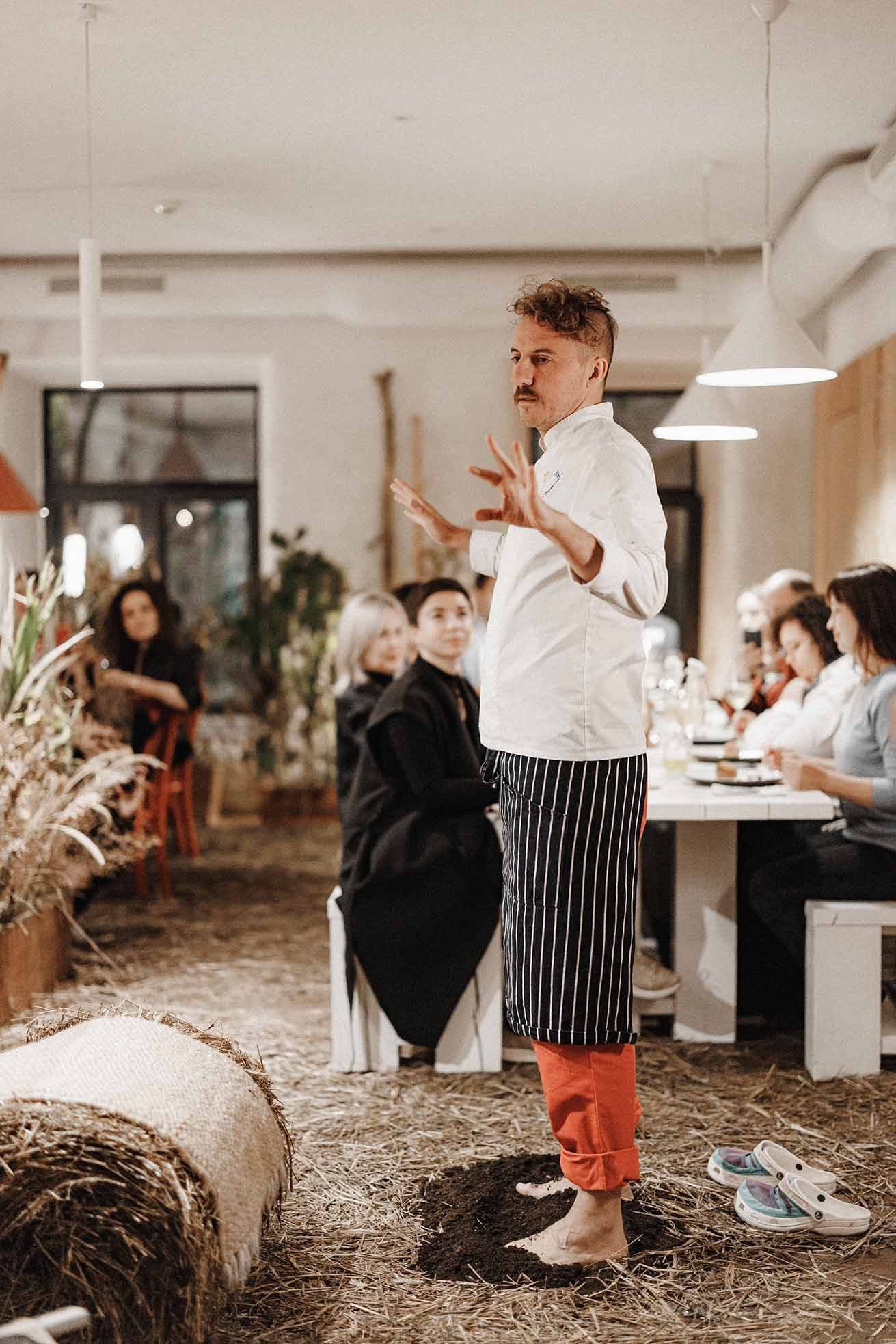 100 років тому вперед